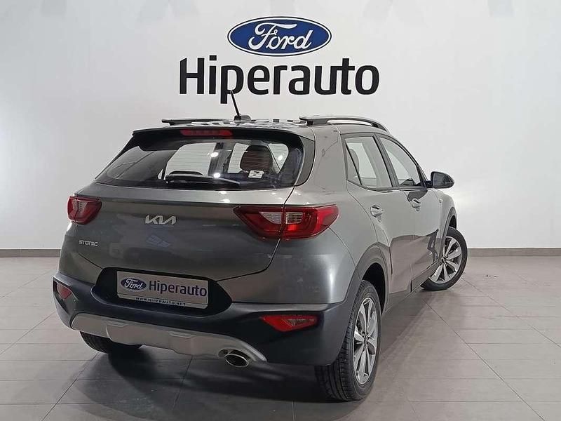 Usado Kia Stonic 84 CV (61 kW) 2024 Gris SUV