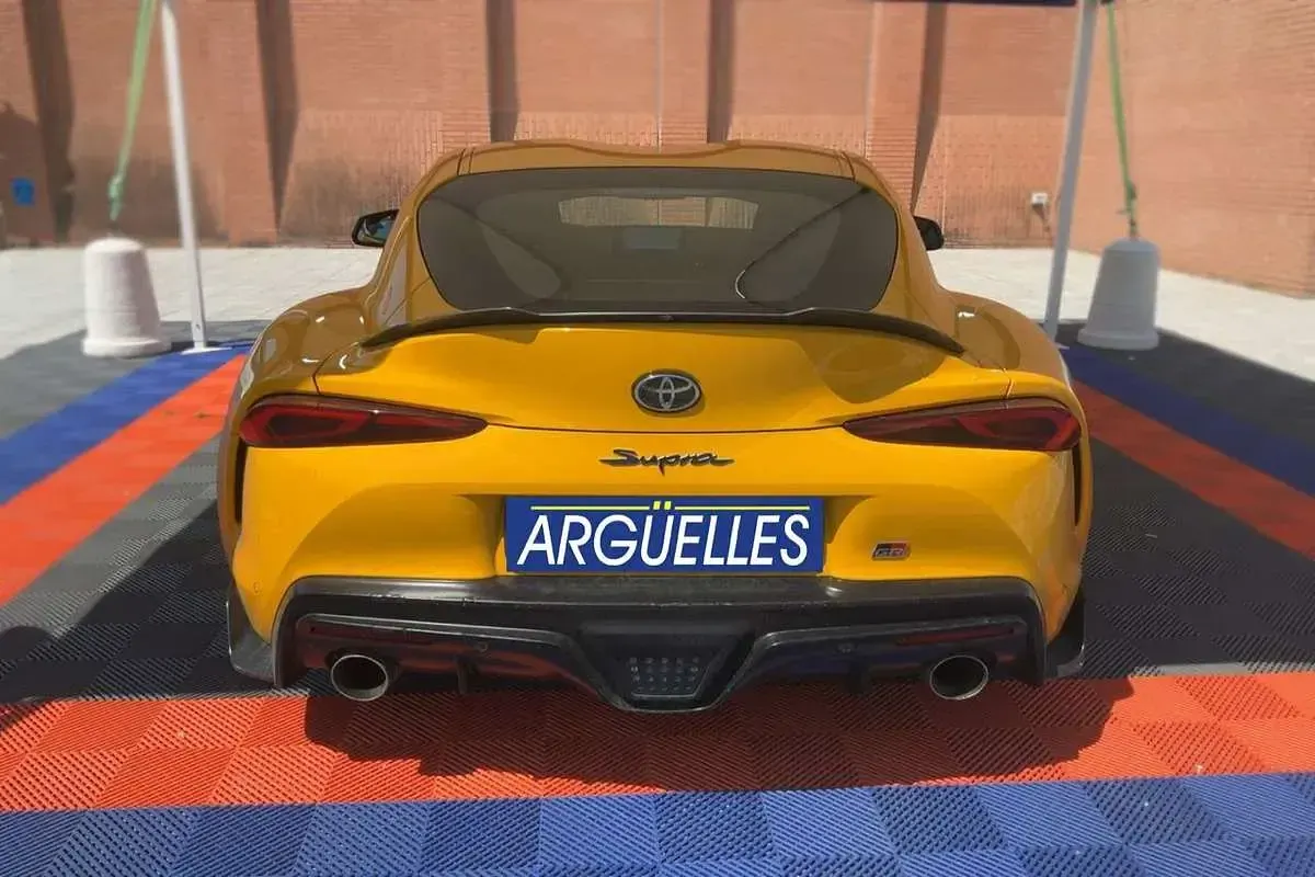 Usado Toyota Supra Premium 340 CV (250 kW) 2022 Amarillo Coupe