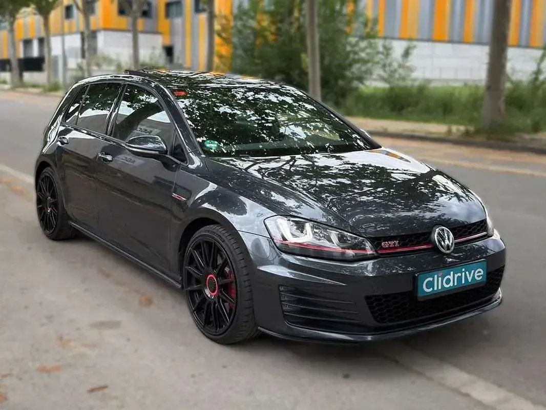 Usado VW Golf VII GTI 230 CV (169 kW) 2014 Gris Utilitario