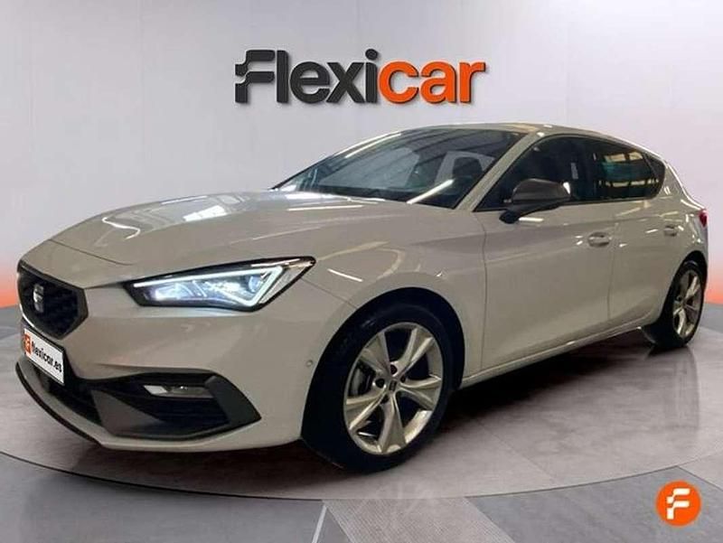 Usado Seat Leon Style 116 CV (85 kW) 2024 Blanco Utilitario