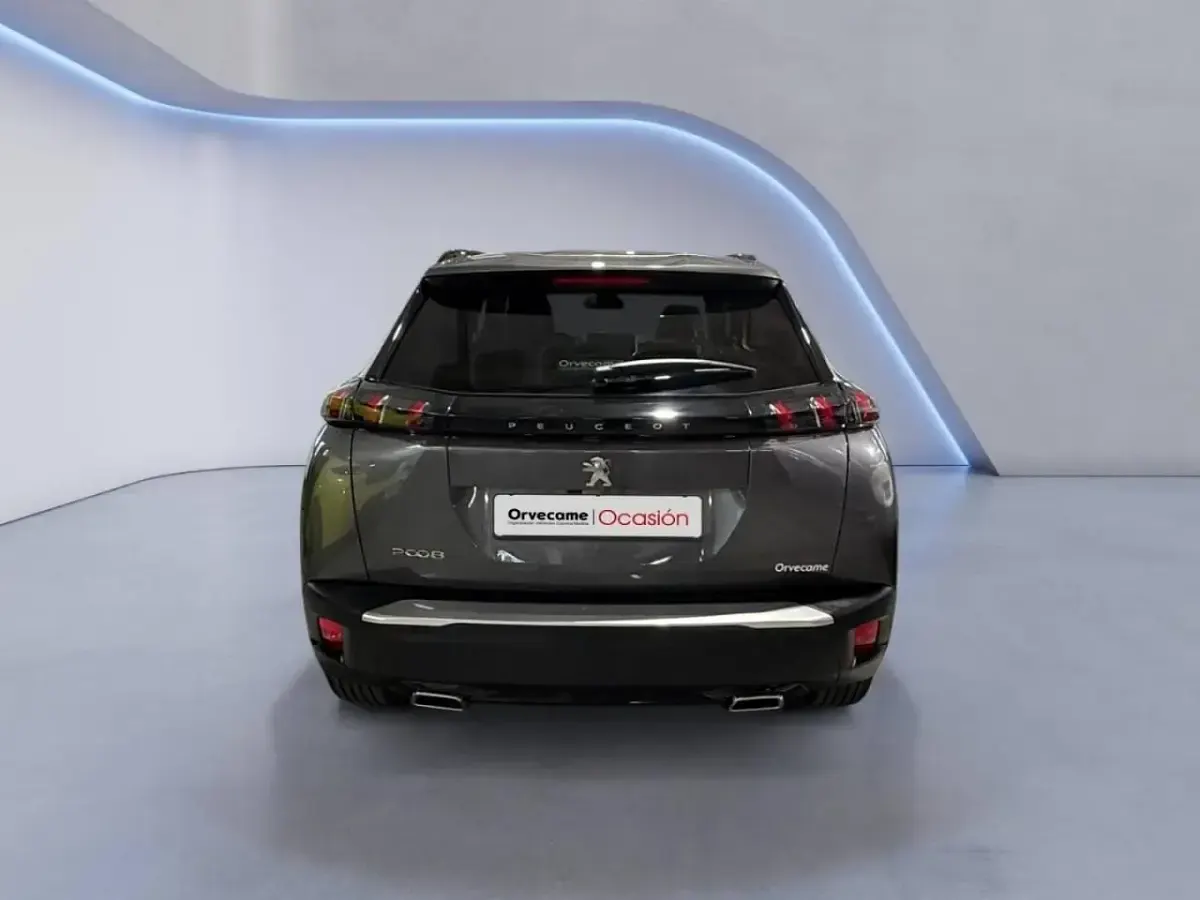 Usado Peugeot 2008 Allure 130 CV (95 kW) 2023 Gris SUV