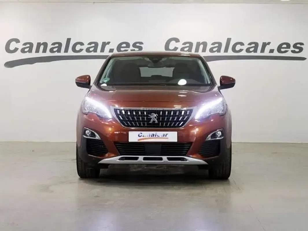 Usado Peugeot 3008 Allure 131 CV (96 kW) 2019 Naranja SUV