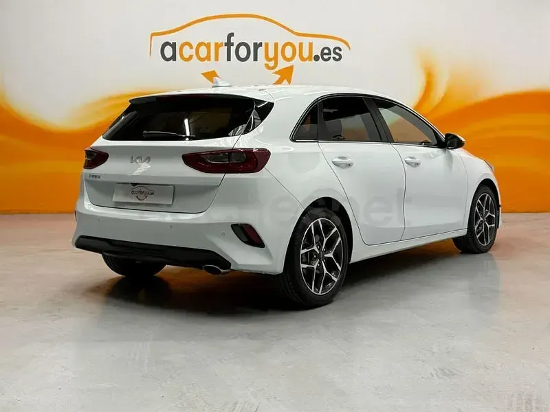 Usado Kia Ceed 120 CV (88 kW) 2022 Blanco Utilitario
