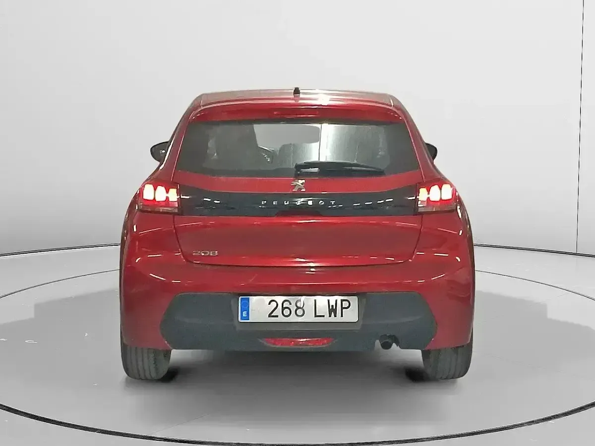 Usado Peugeot 208 Active 100 CV (73 kW) 2022 Rojo Utilitario