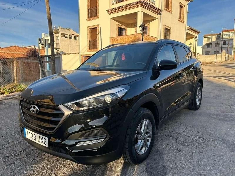 Usado Hyundai Tucson 131 HP (96 kW) 2016 Preto SUV