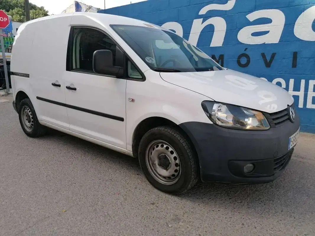 Usado VW Caddy Beach 102 CV (75 kW) 2015 Blanco Monovolumen