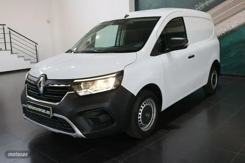 Usado Renault Kangoo 75 CV (55 kW) 2022 Blanco Monovolumen