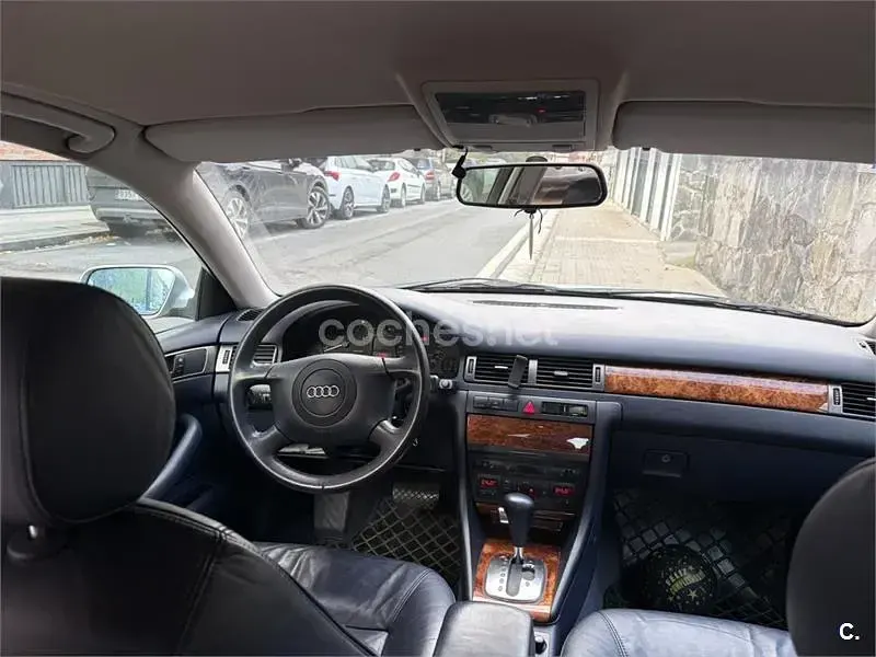 Usado Audi A6 165 CV (121 kW) 2000 Gris / plata Berlina