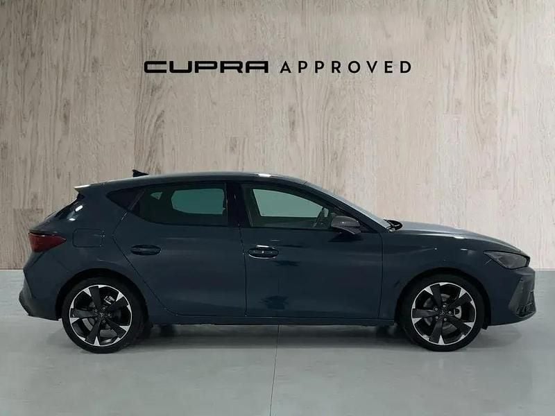 Używany Cupra Leon 150 KM (110 kW) 2025 Niebieski Sedan/Limuzyna