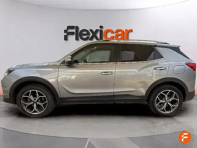 Usado SsangYong Korando 149 CV (109 kW) 2024 Gris SUV