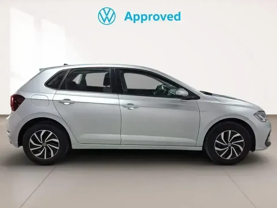 Begagnad VW Polo Life 95 HK (69 kW) 2024 Grå Sedan
