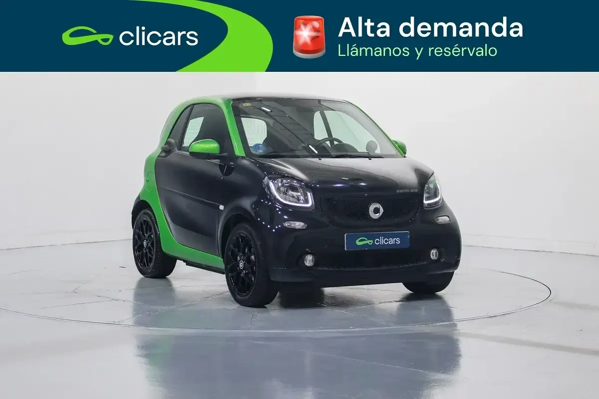 Usado Smart ForTwo Electric Drive Passion 60 kW (82 CV) 2018 Negro Coupe