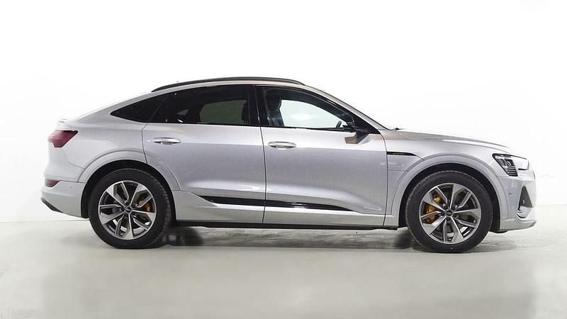 Usado Audi e-tron S-line plus 300 kW (408 CV) 2022 Gris SUV