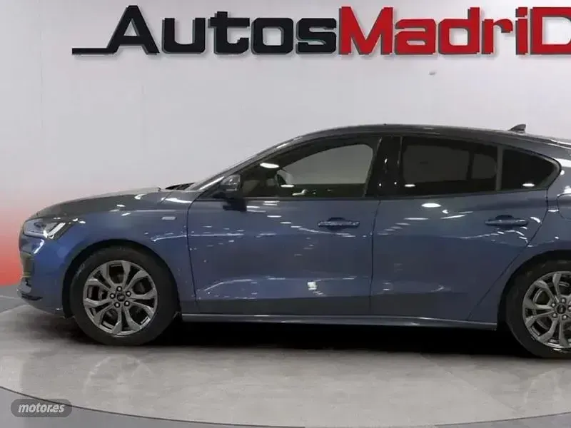 Usado Ford Focus ST-Line 125 CV (91 kW) 2022 Azul Berlina