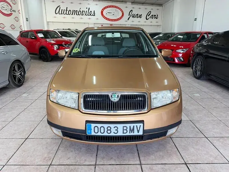Usado Skoda Fabia Comfort 75 CV (55 kW) 2001 Marrón Berlina
