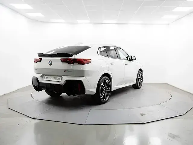 Usado BMW X2 Comfort Edition 300 HP (220 kW) 2024 Branco SUV