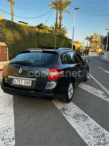 Usado Renault Laguna III Expression 130 CV (95 kW) 2009 Negro Familiar