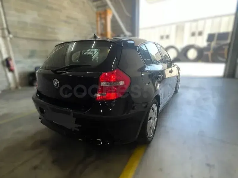 Usado BMW 116 Comfort Edition 122 CV (89 kW) 2009 Negro Utilitario
