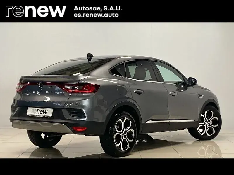Usado Renault Arkana Techno 140 CV (102 kW) 2023 Gris SUV