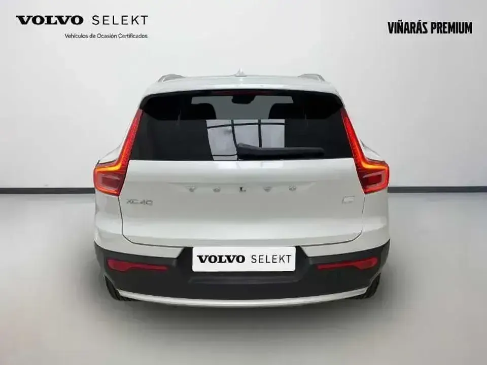 Usado Volvo XC40 Core 211 CV (155 kW) 2023 Blanco SUV