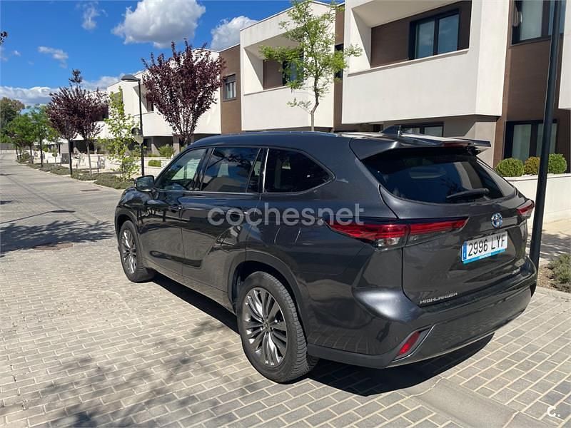 Usado Toyota Highlander Advance 246 CV (180 kW) 2022 Gris / plata SUV