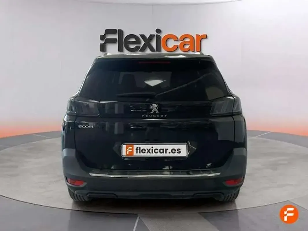 Usado Peugeot 5008 Allure 131 CV (96 kW) 2024 Azul SUV