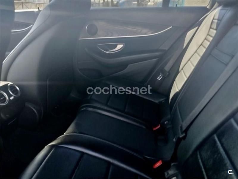 Usado Mercedes E220 194 CV (142 kW) 2020 Rojo Berlina