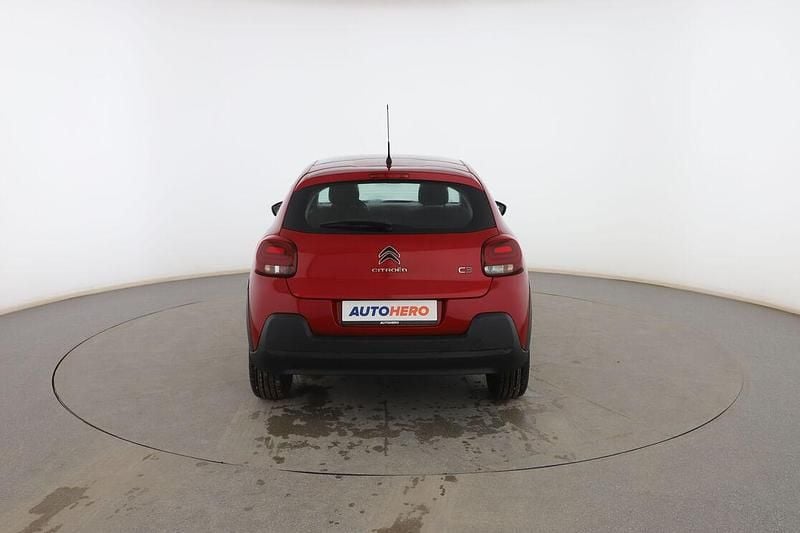 Usado Citroën C3 Feel 82 CV (60 kW) 2018 Rojo Utilitario