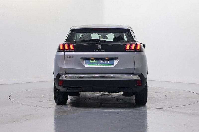 Usado Peugeot 3008 Active 130 CV (95 kW) 2019 Gris / plata SUV