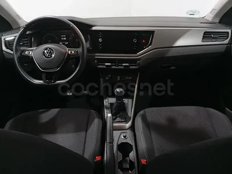 Usado VW Polo Advance 95 CV (69 kW) 2021 Gris / plata Utilitario