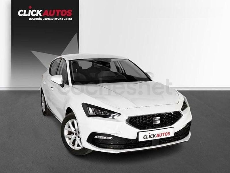 Usado Seat Leon Style 130 CV (95 kW) 2024 Blanco Berlina