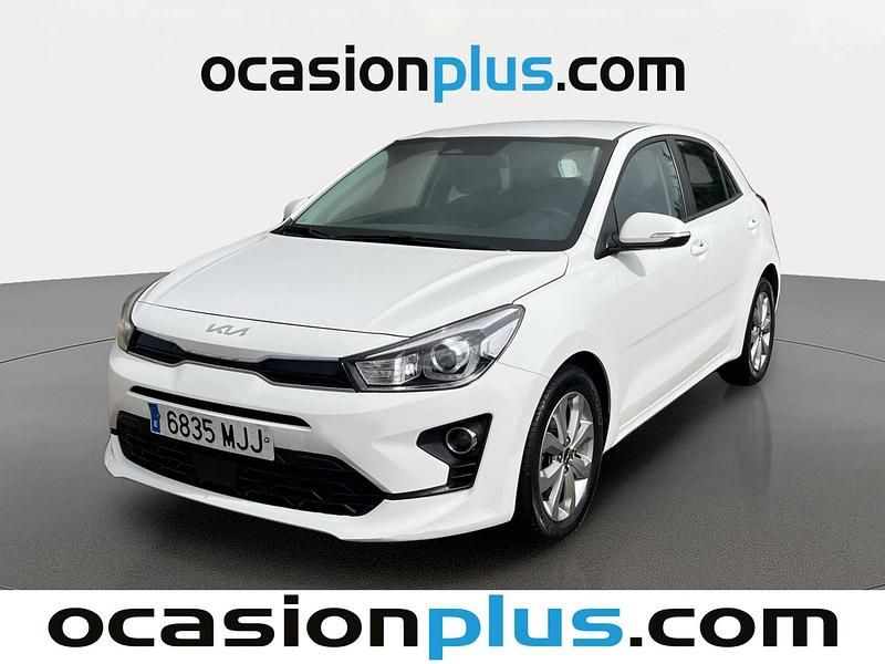 Blanco Usado 2023 Kia Rio Utilitario | 14.537 € (Precio justo) - Imagen 1/4