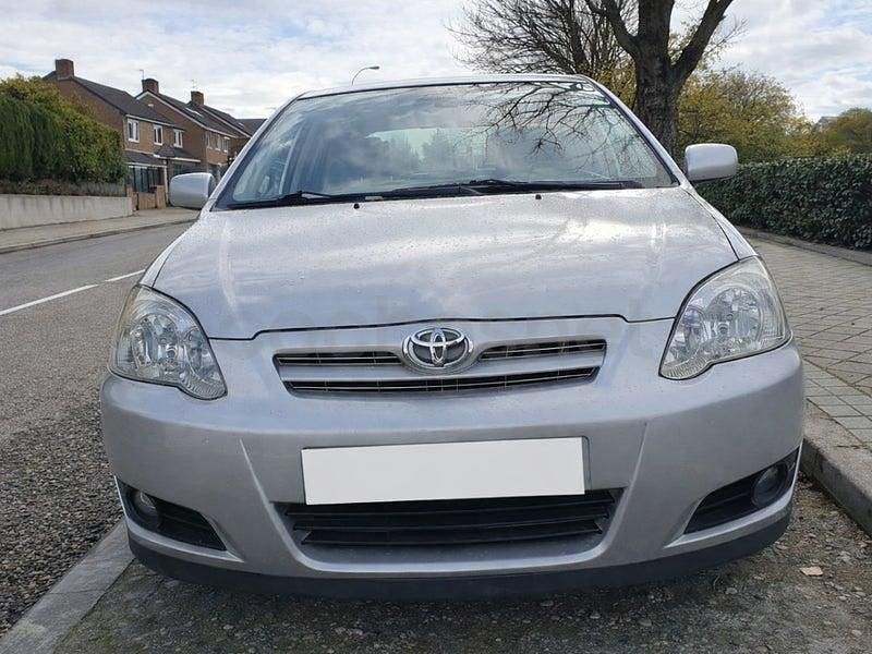 Usado Toyota Corolla Sol 110 CV (80 kW) 2005 Beige Berlina