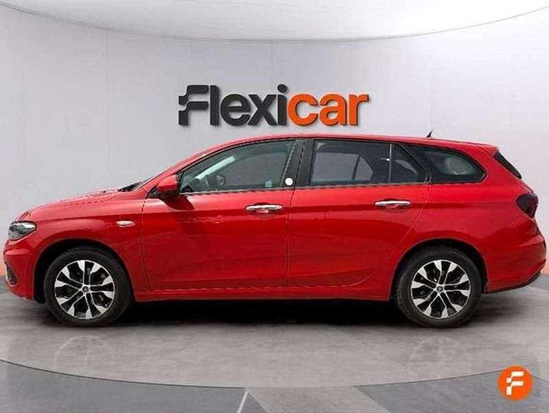 Usado Fiat Tipo Lounge 95 CV (69 kW) 2020 Rojo Familiar