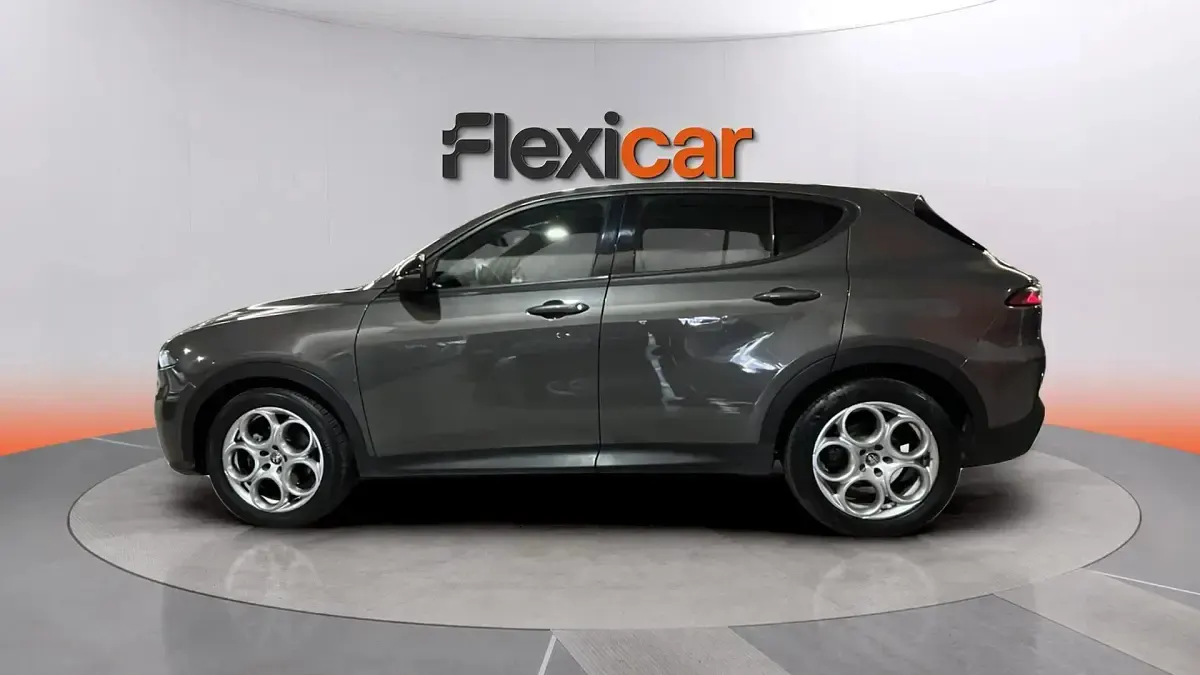 Usado Alfa Romeo Tonale Sprint 131 CV (96 kW) 2023 Gris SUV