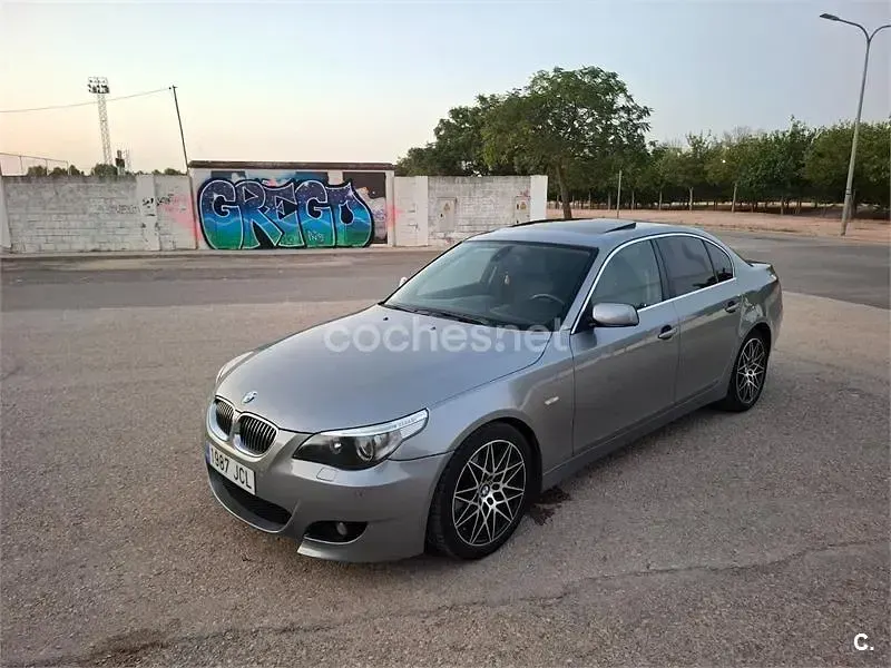 Usado BMW 525 177 CV (130 kW) 2007 Gris / plata Berlina