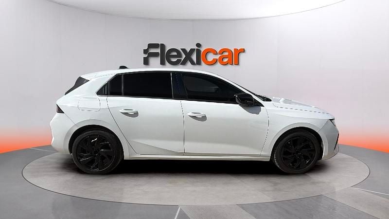 Usado Opel Astra Edition 130 CV (95 kW) 2023 Blanco Berlina