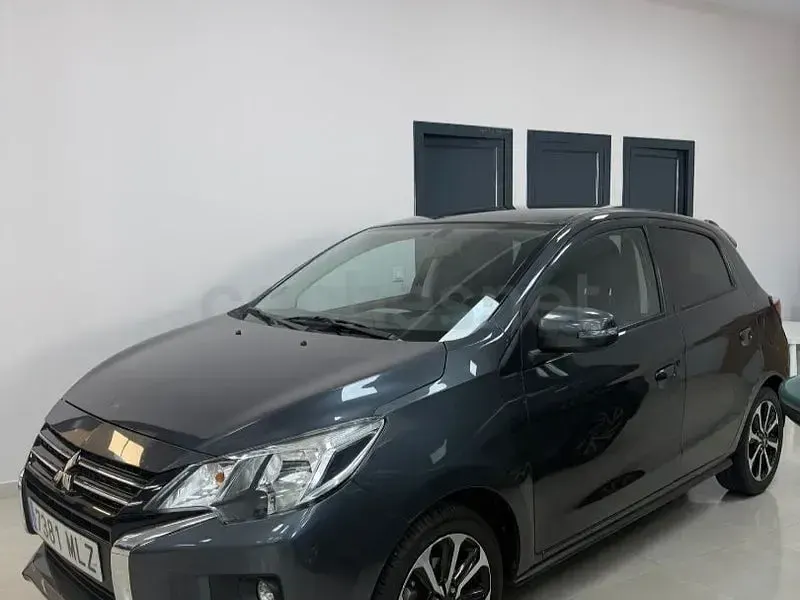 Usado Mitsubishi Space Star 71 CV (52 kW) 2023 Gris / plata Utilitario