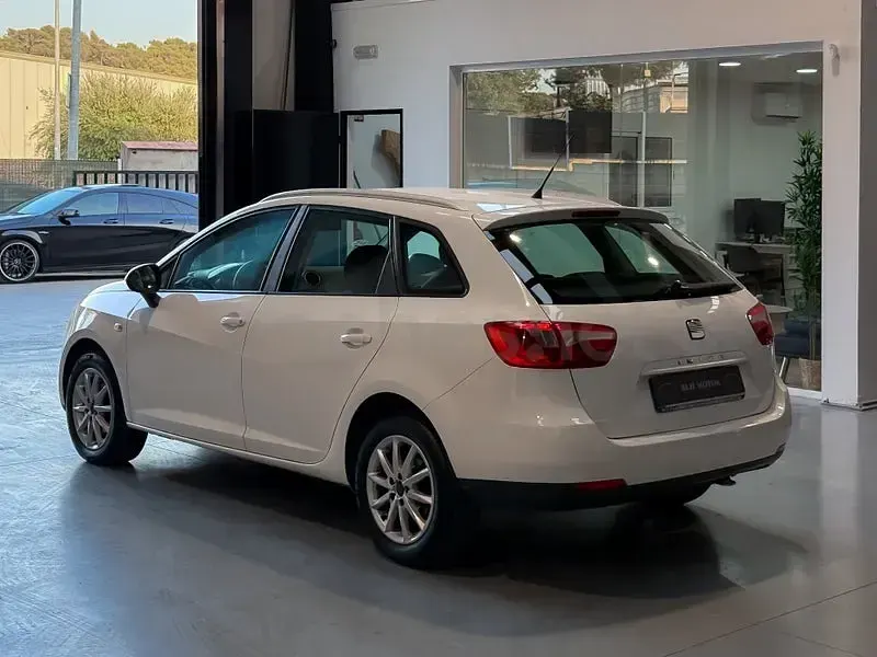 Usado Seat Ibiza ST Style 90 CV (66 kW) 2010 Blanco Familiar