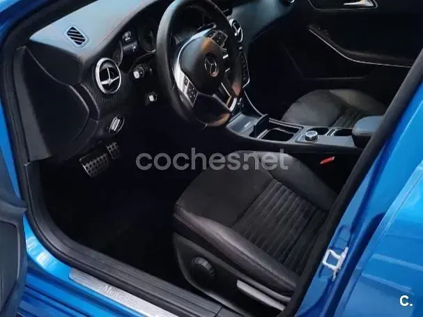 Usado Mercedes A220 AMG line 170 CV (125 kW) 2015 Azul Berlina