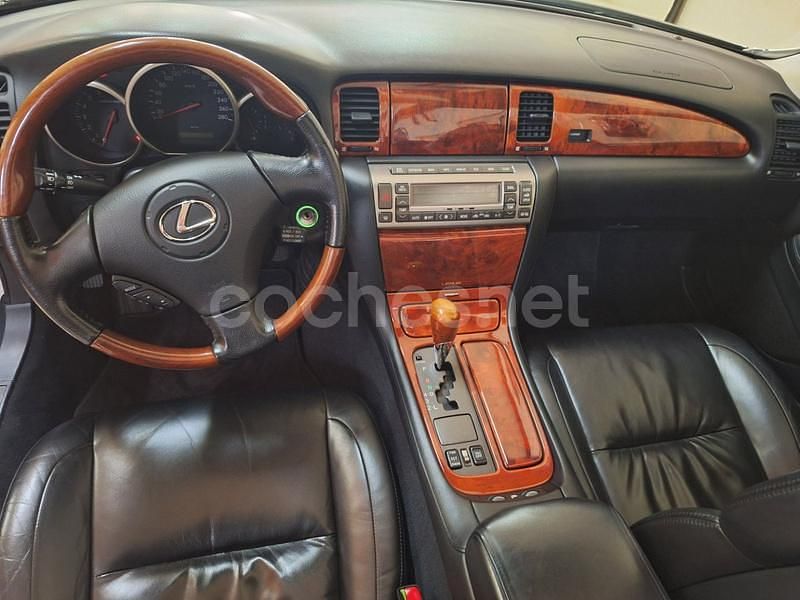 Usado Lexus SC430 286 CV (210 kW) 2002 Gris / plata Descapotable