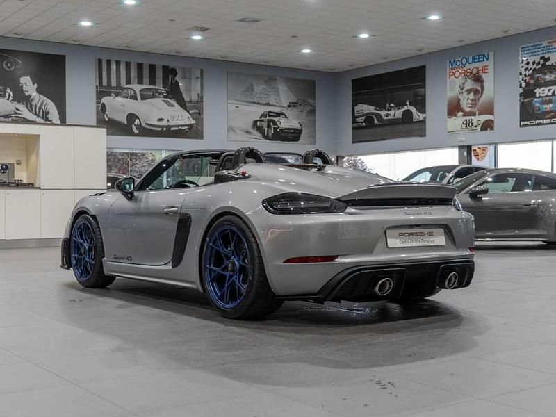Nuevo Porsche 718 500 CV (367 kW) 2025 Plateado Coupe