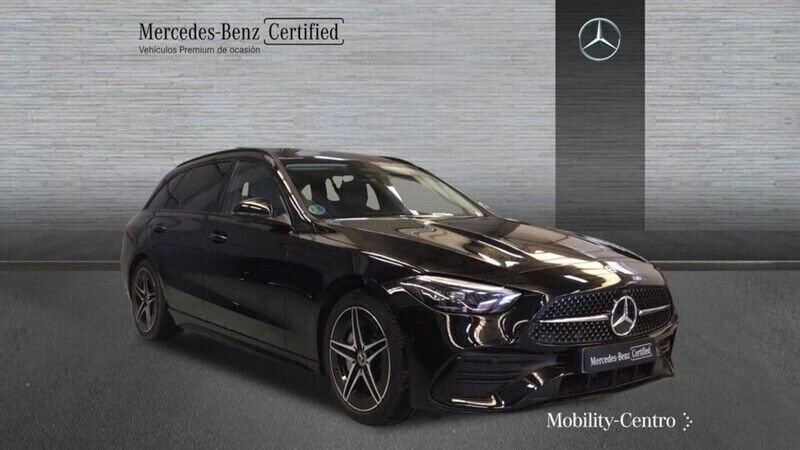 Usado Mercedes C220 AMG line 220 CV (161 kW) 2024 Inval. black  nonmetallic color paint Familiar