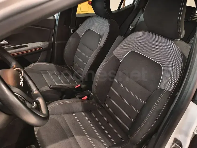 Usado Dacia Sandero Expression 110 CV (80 kW) 2023 Blanco Berlina