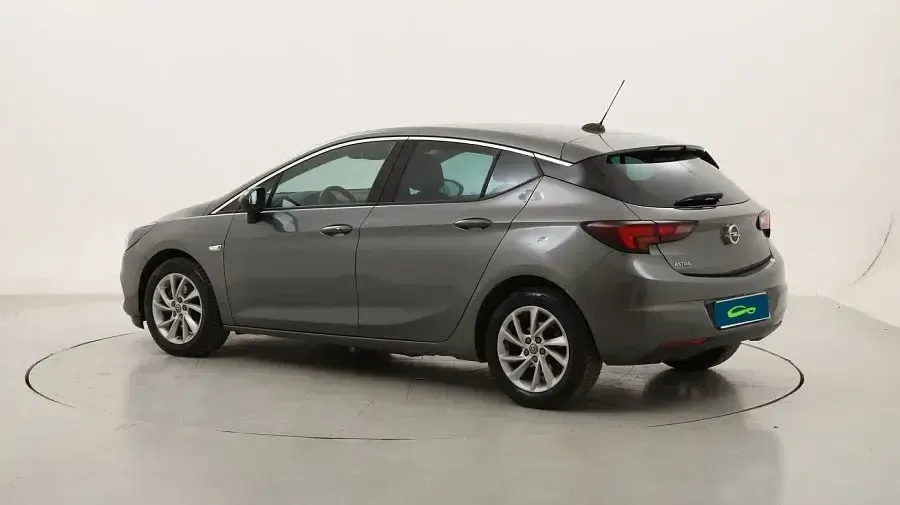 Usado Opel Astra Elegance 122 CV (89 kW) 2021