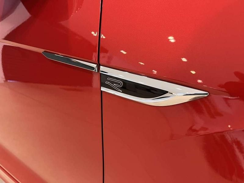 Usado VW T-Roc R-line 150 CV (110 kW) 2024 Burdeos SUV