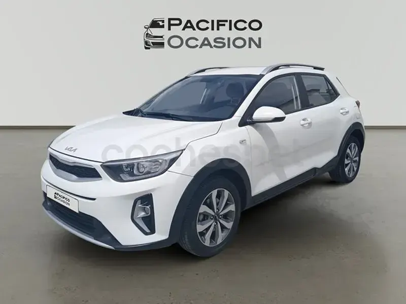 Usado Kia Stonic 100 CV (73 kW) 2022 Blanco SUV