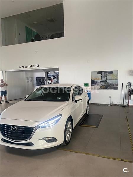 Usado Mazda 3 Luxury 120 CV (88 kW) 2017 Blanco Berlina