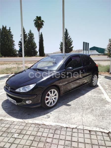 Negro Usado 2002 Peugeot 206 GTi Berlina | 2500 € (Buen precio) - Imagen 1/4