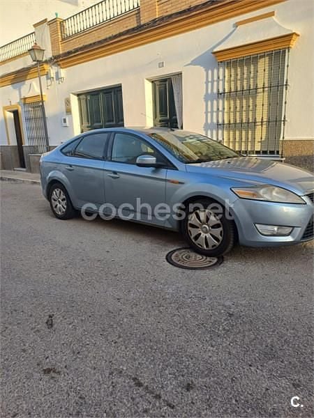 Azul Usado 2007 Ford Mondeo Ambiente Berlina | 3000 € (Precio justo) - Imagen 1/4